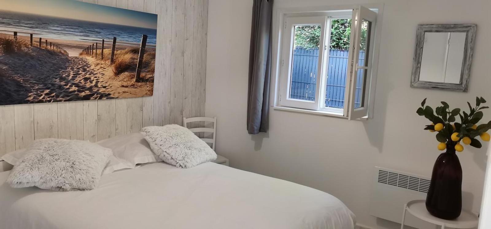 Avec Piscine Et Holiday home Eperlecques